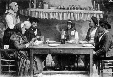 Mujeres al borde de la mesa